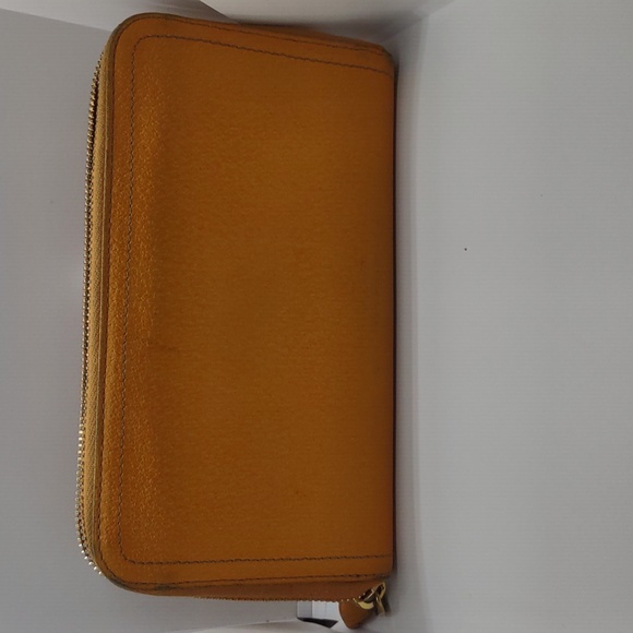 Authentic Prada Saffiano Yellow Leather Zippy Wallet - Picture 2 of 8